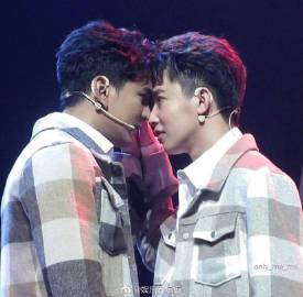 Gun、Ritz与Tono出道十周年合体开唱 演唱会互动掀粉丝热议