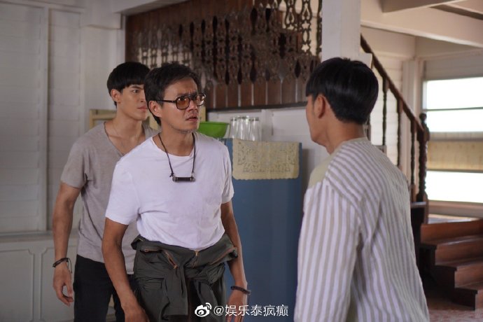《浪漫的蓝色》翻拍版释出剧照 Ohm Thitiwat携Singto与Namtan主演引期待