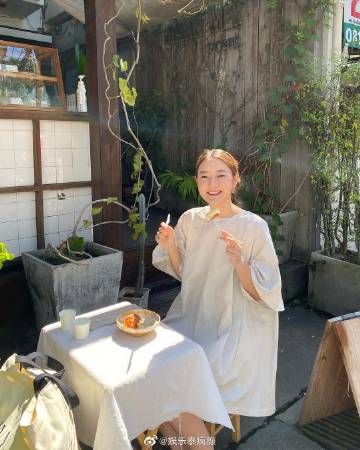 Ink Waruntorn同机接触确诊者需隔离14天 检测结果为阴性