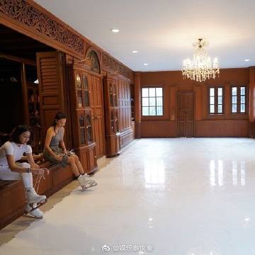 Nune Woranuch热爱滑冰自设滑冰场 分享生活引圈内好友留言