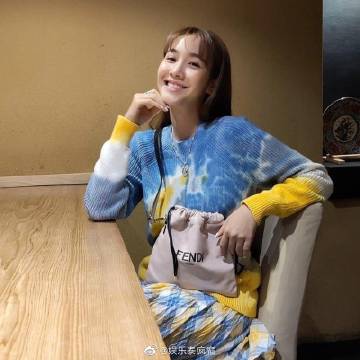 Min Pechaya与三台高层合照引合作猜测 网友期待搭档Mark Prin等男星