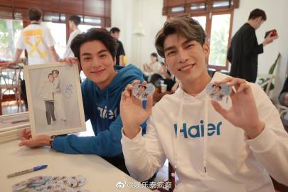 Mew Suppasit与Gulf Kanawut合体出席直播活动 引粉丝关注