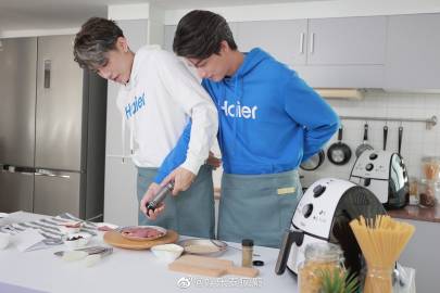 Mew Suppasit与Gulf Kanawut合体出席直播活动 引粉丝关注