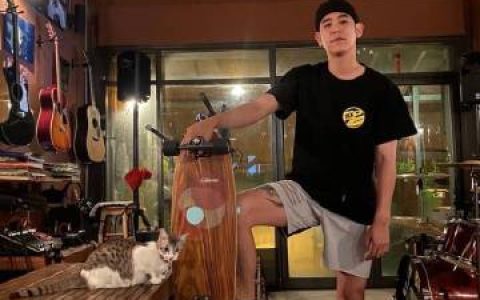 七台公告四位艺人将于年底离巢 引发粉丝关注与讨论