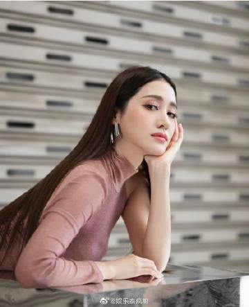 七台公告四位艺人将于年底离巢 引发粉丝关注与讨论