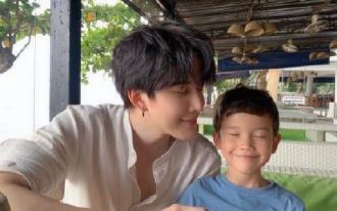 Mike Pirat与粉丝互动谈及与儿子联系情况引热议 双方亲属回应相关说法