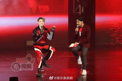 Saint Suppapong粉丝见面会举行 赛车主题舞台与新歌首唱引关注