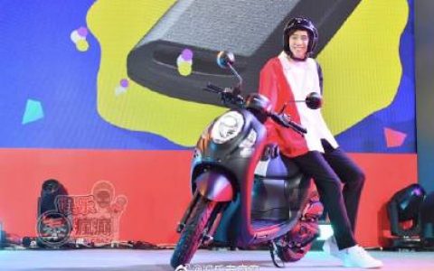 Saint Suppapong粉丝见面会举行 赛车主题舞台与新歌首唱引关注