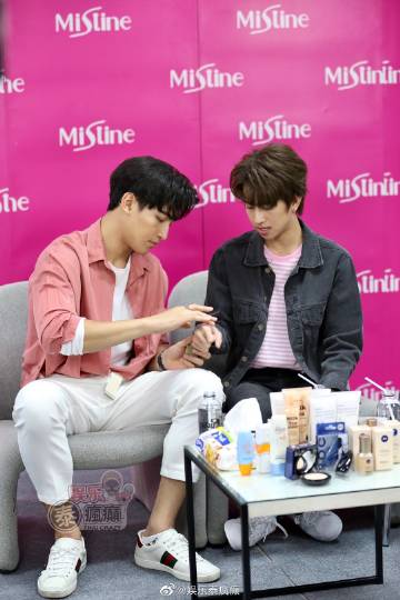 Mistine双十一直播活动邀Ohm Thitiwat与Fluke Natouch助阵 萧泰后担任主持