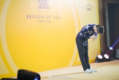 Mew Suppasit首支单曲《Season of You》MV播放破800万 签唱会吸引700粉丝参与