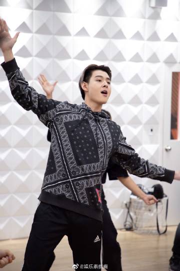 SOLO SAINT 2020见面会临近 Saint Suppapong紧张排练并预告赛车主题舞台