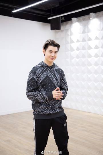 SOLO SAINT 2020见面会临近 Saint Suppapong紧张排练并预告赛车主题舞台