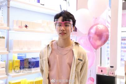 Yin Anan Wong与War Wanarat合体亮相开幕活动 粉丝破百万并预告新剧计划