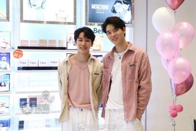 Yin Anan Wong与War Wanarat合体亮相开幕活动 粉丝破百万并预告新剧计划