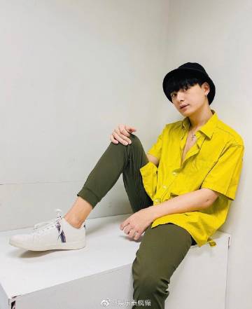 Krist Perawat发限时动态引猜测 言论内容引粉丝关注