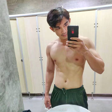 《昭披耶情歌》热播带动人气 Boss Tonon晒粉丝工作邀约截图引热议