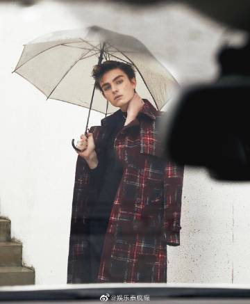 Vadim回应评论引发热议 再度提及生育与避孕话题 网友质疑Emily相关传闻