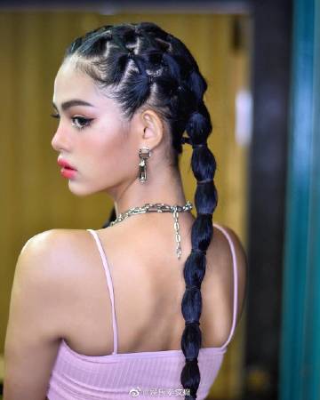 Fahsai Haithongkham新歌宣传引热议 被指撞脸Lisa掀网友两极评价