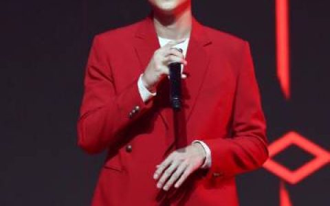 James Jirayu低调谈圈外女友Foam生日庆祝 送抽钞蛋糕拒谈交往年限