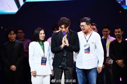 Mew Suppasit首场个人Showcase连开两场门票秒售罄 疫情期间同步开放线上观看