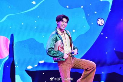 Mew Suppasit首场个人Showcase连开两场门票秒售罄 疫情期间同步开放线上观看