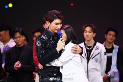 Mew Suppasit首场个人Showcase连开两场门票秒售罄 疫情期间同步开放线上观看