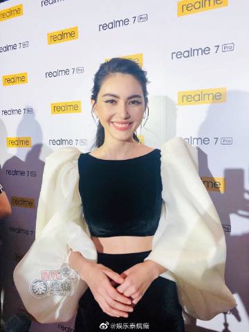 Mai Davika回应被Ter Chantavit称女友：称呼随意并透露将为男友庆生做功德