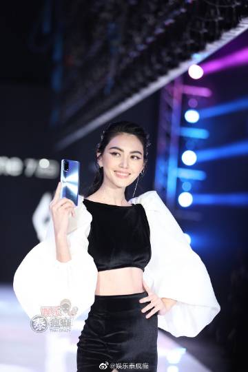 Mai Davika回应被Ter Chantavit称女友：称呼随意并透露将为男友庆生做功德