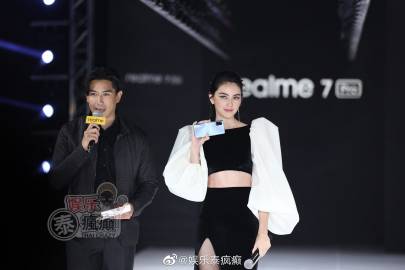 Mai Davika回应被Ter Chantavit称女友：称呼随意并透露将为男友庆生做功德