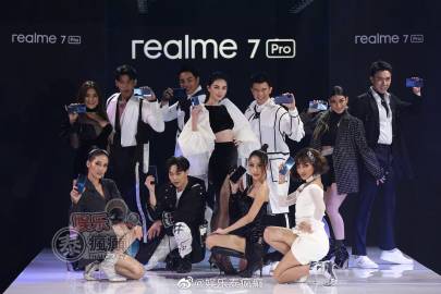 Mai Davika回应被Ter Chantavit称女友：称呼随意并透露将为男友庆生做功德