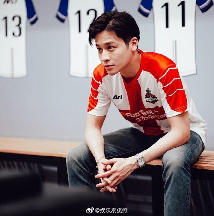 球衣穿搭引发泰网热议 网友争论“球衣是否不时尚”话题登上热搜