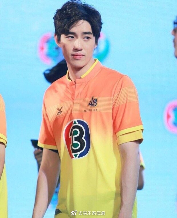 球衣穿搭引发泰网热议 网友争论“球衣是否不时尚”话题登上热搜