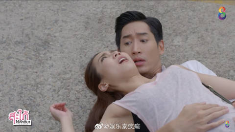 Jakjaan Akhamsiri与Nike Nitidon主演情景喜剧《The Daughter In Law》片段引争议 涉及肢体互动惹网友两极讨论