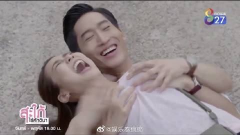 Jakjaan Akhamsiri与Nike Nitidon主演情景喜剧《The Daughter In Law》片段引争议 涉及肢体互动惹网友两极讨论