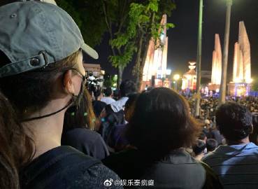 Maria Poonlertlarp现身抗议现场力挺青年 表态反独裁立场获网友赞扬