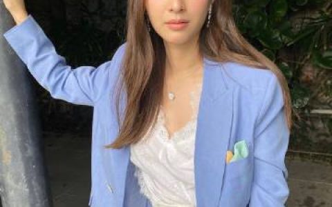 Mew Nittha发布大皇宫灯光视频引争议 网友分裂反应掀抵制讨论