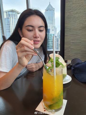 Ter Chantavit发帖分享与Mai Davika日常互动引共鸣 甜蜜“抢饮料”细节掀热议