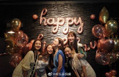 Matt Peeranee生日聚餐曝光 “菲比”闺蜜团全员到齐携伴侣同框引热议