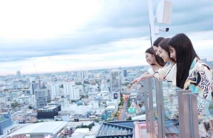 Matt Peeranee生日聚餐曝光 “菲比”闺蜜团全员到齐携伴侣同框引热议