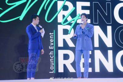 Tor Thanapob晒照被调侃“第三条腿” 本人幽默回应称暂时用不上拐杖