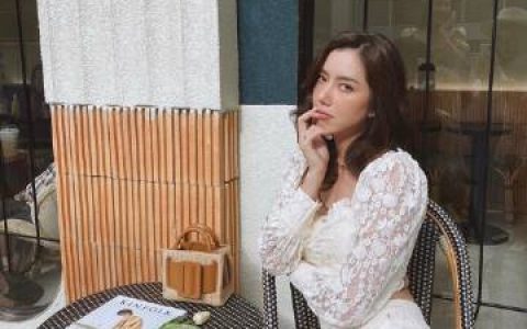 Ice Apitsada发帖想学当网红遭网友嘲讽引争议 冻龄女星言论掀两极反应