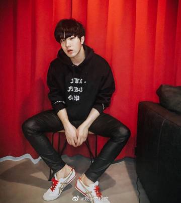 GMMTV男星Mek Jirakit与第三性网红Fame Woranun恋情再掀爆料引热议