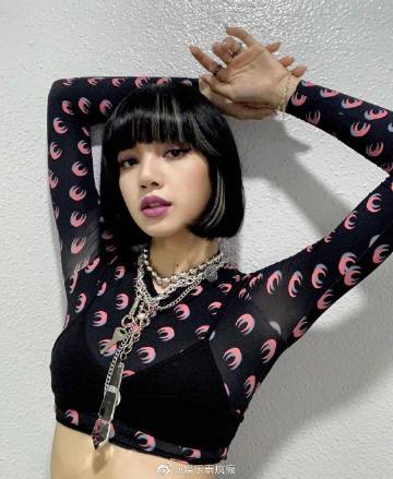 泰国学生集会引发热议 呼吁艺人发声话题扩散 多位公众人物表态引关注