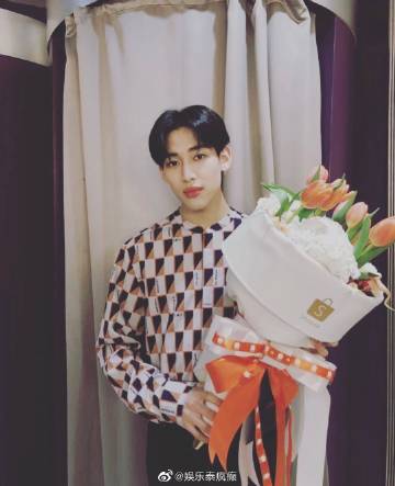 泰国学生集会引发热议 呼吁艺人发声话题扩散 多位公众人物表态引关注