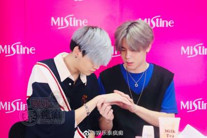 Boun Noppanut与Prem Warut同台直播带货引热议 在线观看破5万感谢中国粉丝支持