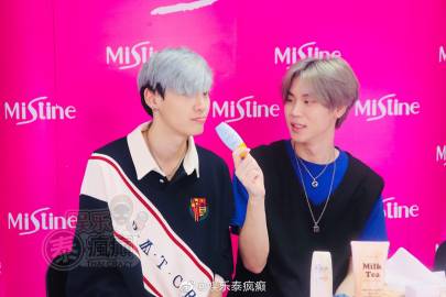 Boun Noppanut与Prem Warut同台直播带货引热议 在线观看破5万感谢中国粉丝支持