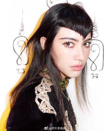 Mai Davika获奢侈品牌“品牌挚友”头衔成泰国首位艺人引关注 新造型亮相掀讨论