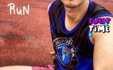 Matthew Deane健身照意外“走光焦点”引热议 与妻子Lydia康复后持续投入公益