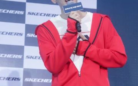 昔日舞台表演被指过火引争议 Mew Suppasit回应与Gulf Kanawut亲密互动无不当