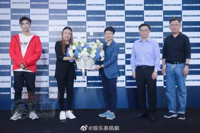 昔日舞台表演被指过火引争议 Mew Suppasit回应与Gulf Kanawut亲密互动无不当